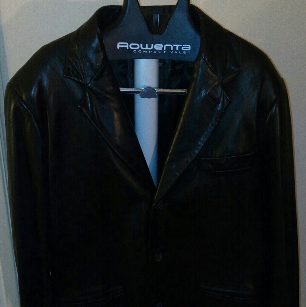 Beautiful Brand New Andrew Marc leather jacket